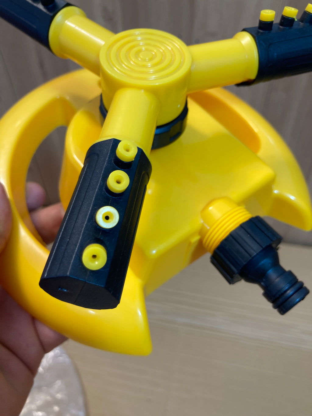 360 Degrees Revolving Garden Sprinkler With 3/4 inch Hose Connector